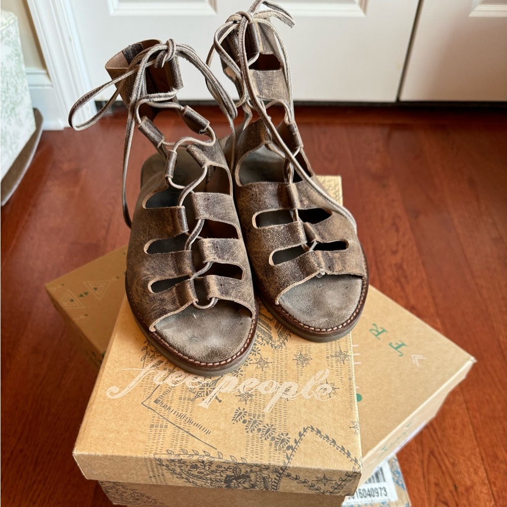 FREE PEOPLE SANDALS